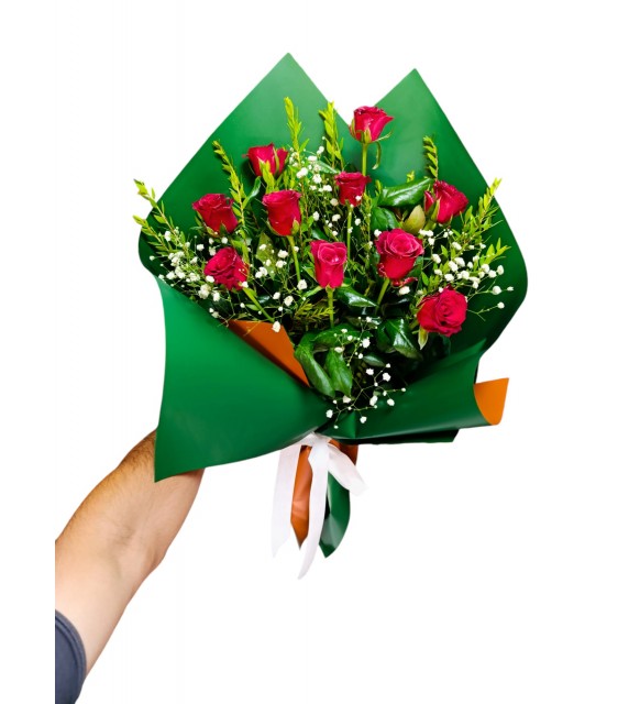 Aşkın Sesi Buketi ( 10 Adet Gül Buketi )